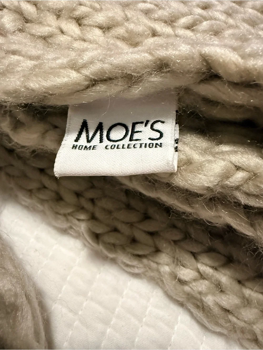 Cozy Chunky Knit Throw Blanket with Tassels - Cream Like New SMOKE FREE HOME